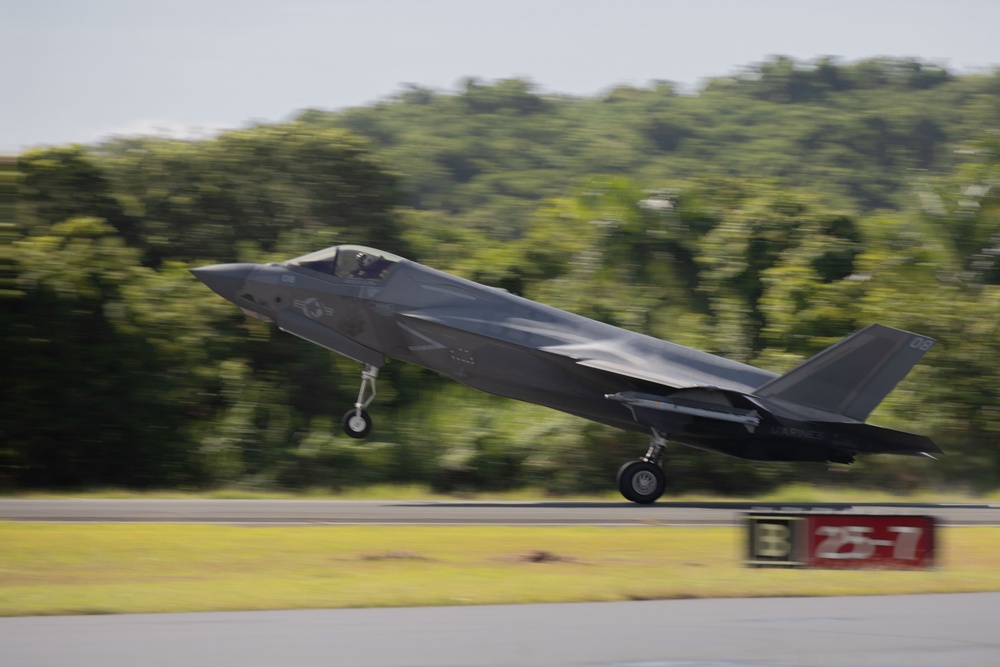 VMFA-225 conducts flight operations in Puerto Rico