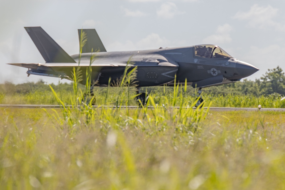 VMFA-225 conducts flight operations in Puerto Rico