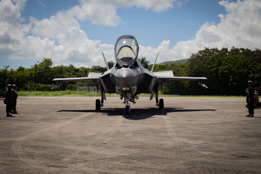 VMFA-225 conducts flight operations in Puerto Rico