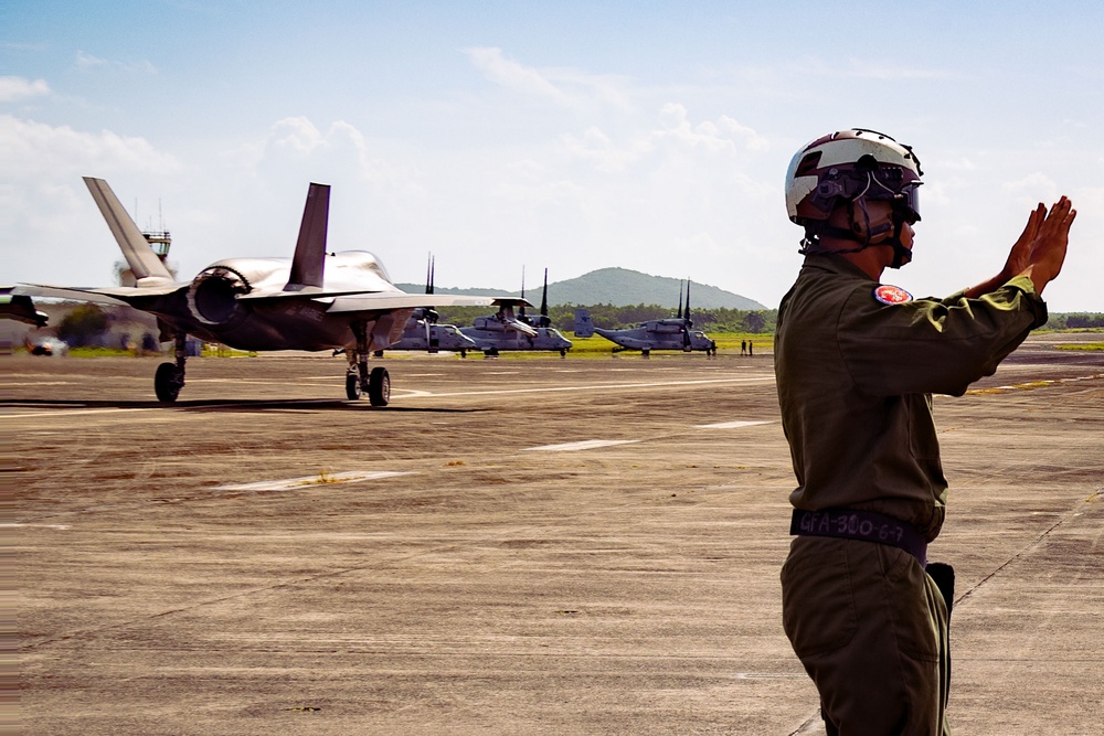 VMFA-225 conducts flight operations in Puerto Rico