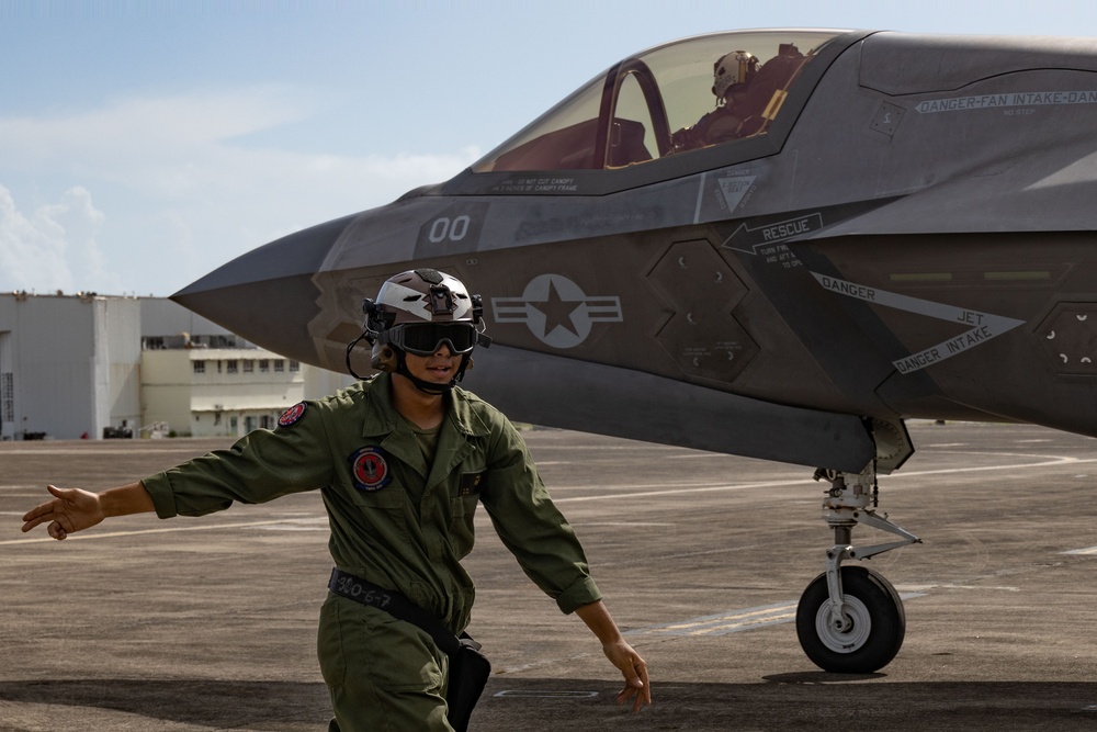VMFA-225 conducts flight operations in Puerto Rico