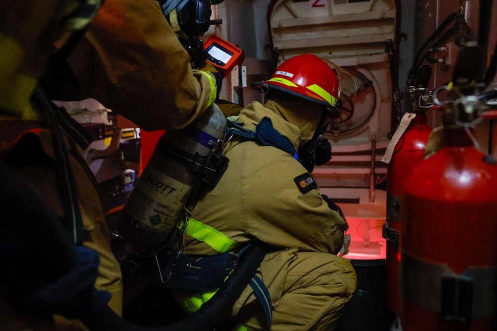 USS Gonzalez (DDG 66) Conducts Damage Control Drill
