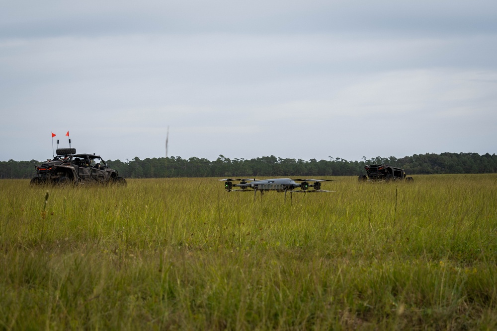 2nd MLG Commanding General attends UGV Demo