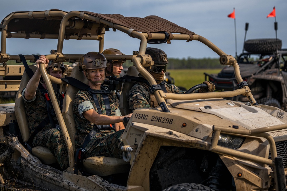 2nd MLG Commanding General attends UGV Demo