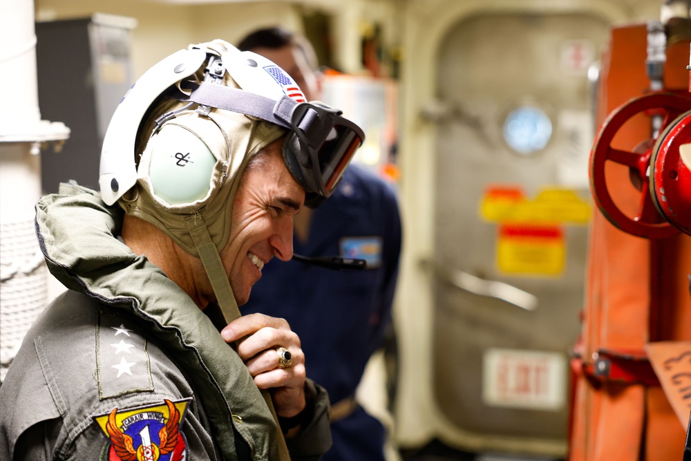 USS Gonzalez (DDG 66) Hosts Commander, United States Second Fleet