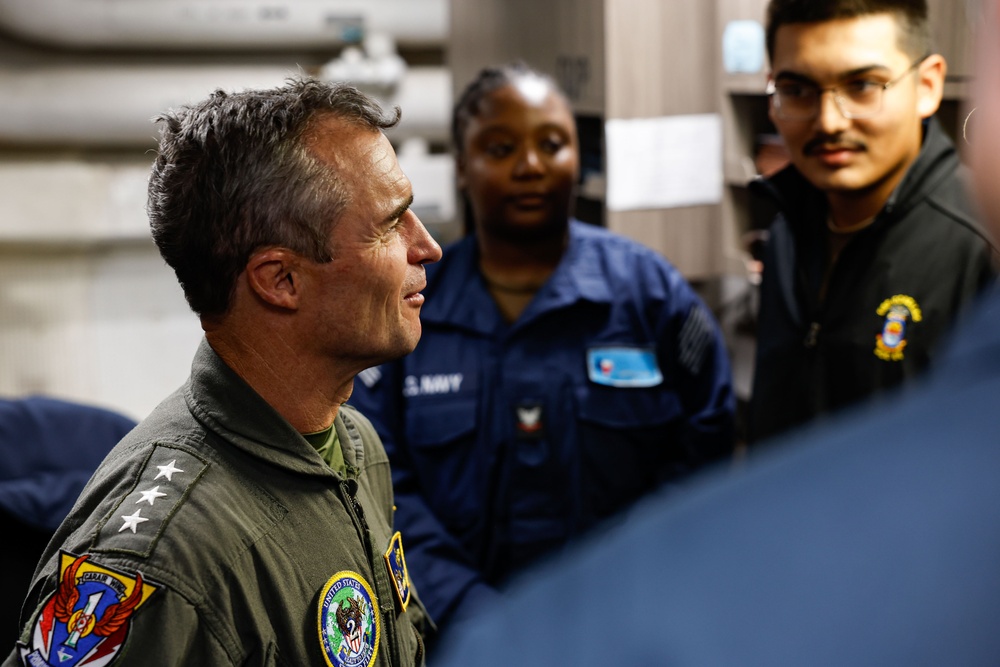USS Gonzalez (DDG 66) Hosts Commander, United States Second Fleet