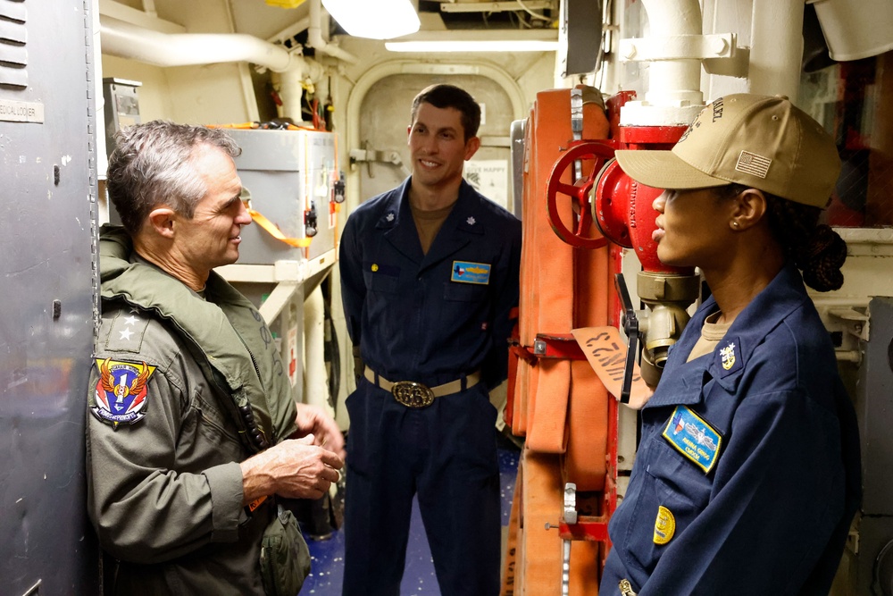 USS Gonzalez (DDG 66) Hosts Commander, United States Second Fleet