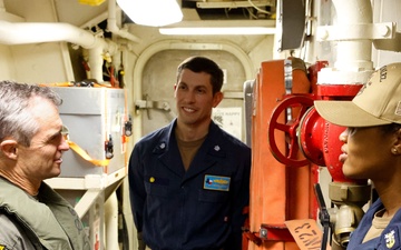USS Gonzalez (DDG 66) Hosts Commander, United States Second Fleet