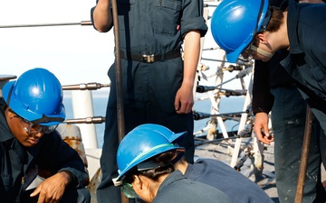 USS Gonzalez (DDG 66) Conducts Anchoring Evolutions