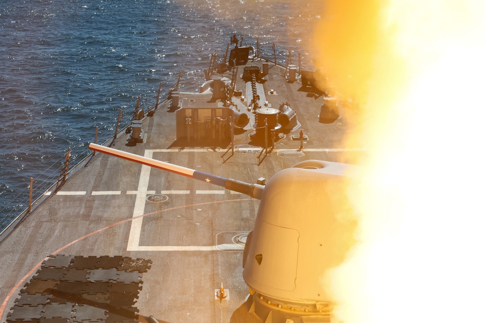 USS Gonzalez (DDG 66) Conducts Live Fire Exercise