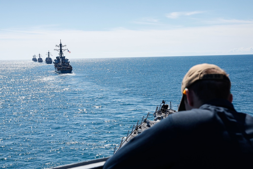 USS Gonzalez (DDG 66) Sails in Formation