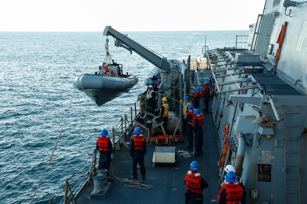 USS Gonzalez (DDG 66) Conducts Small Boat Operations