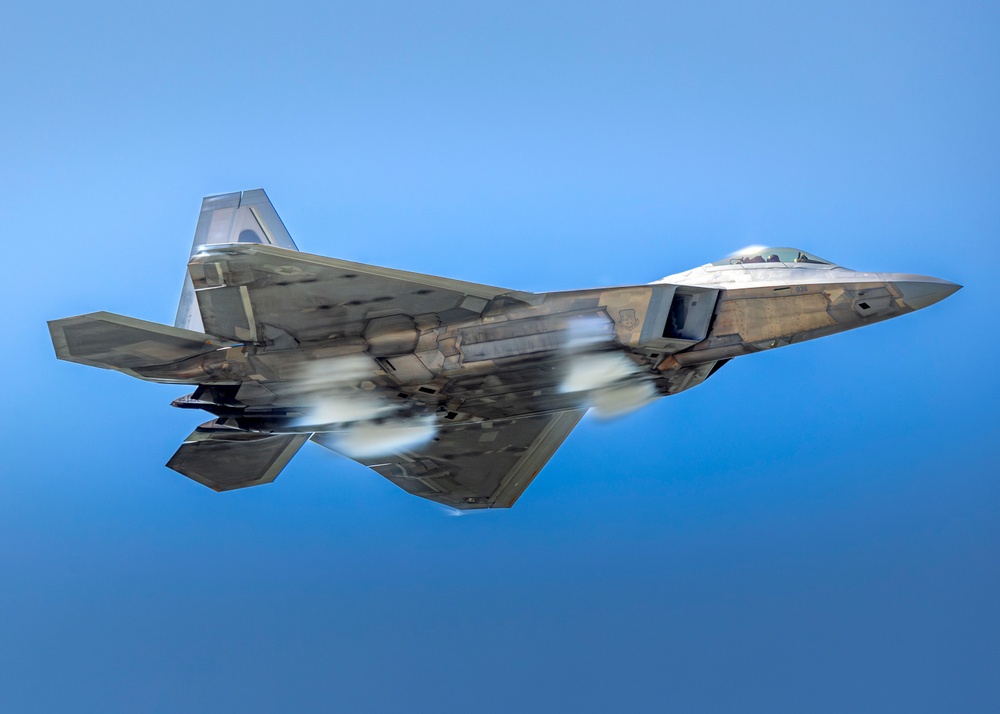 Power in Motion: F-22 Performs at NAS Oceana