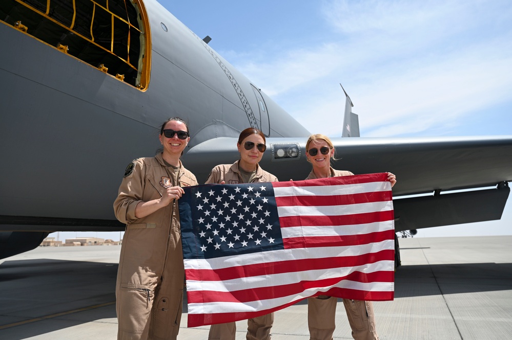 U.S. Navy F/A-18 Super Hornets refueled U.S. Navy F/A-18 Super Hornets refueled