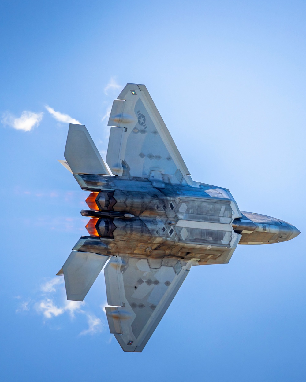 Power in Motion: F-22 Performs at NAS Oceana