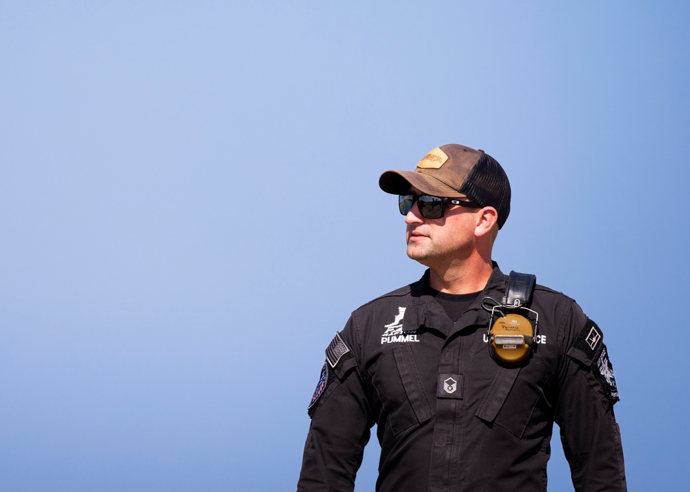 Power in Motion: F-22 Performs at NAS Oceana