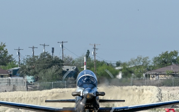 Laughlin Trains Pilots with help from KDRT