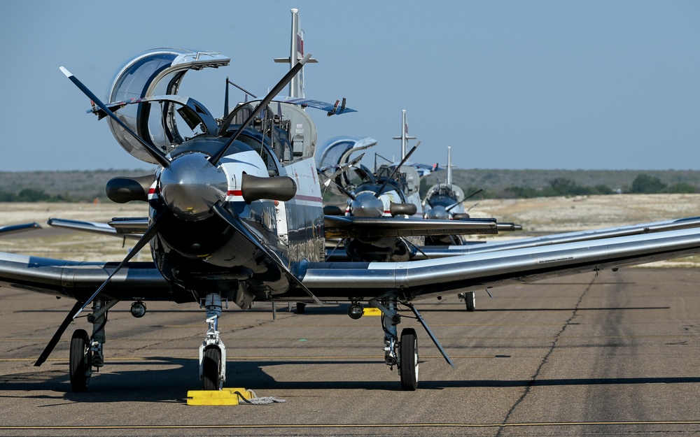 Laughlin Trains Pilots with help from KDRT Laughlin Trains Pilots with help from KDRT
