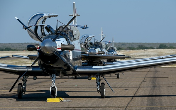 Laughlin Trains Pilots with help from KDRT