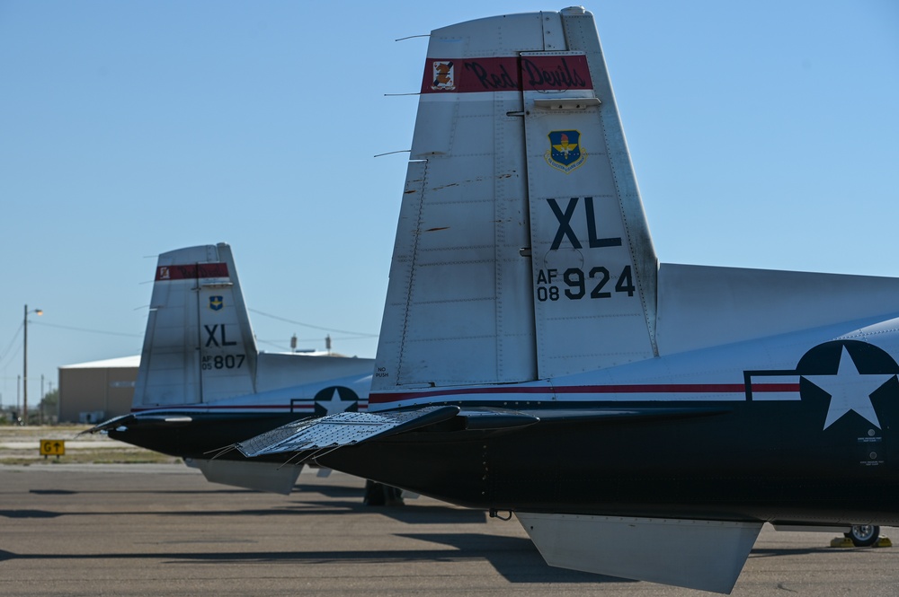 Laughlin Trains Pilots with help from KDRT Laughlin Trains Pilots with help from KDRT