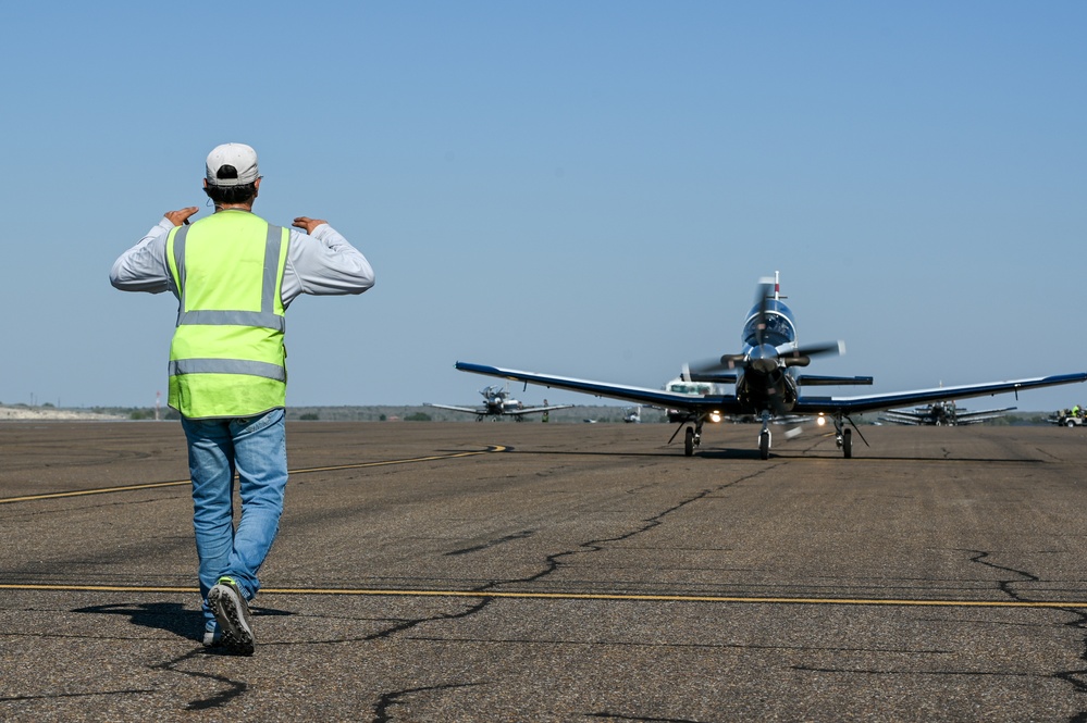 Laughlin Trains Pilots with help from KDRT Laughlin Trains Pilots with help from KDRT