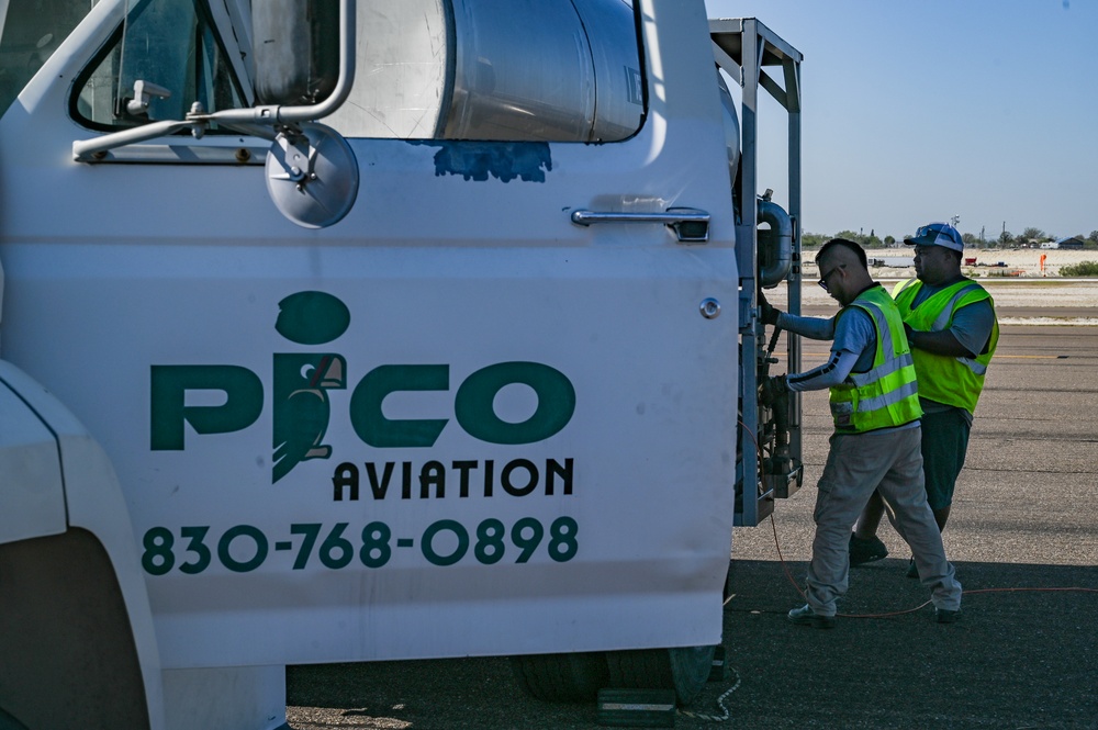 Laughlin Trains Pilots with help from KDRT Laughlin Trains Pilots with help from KDRT