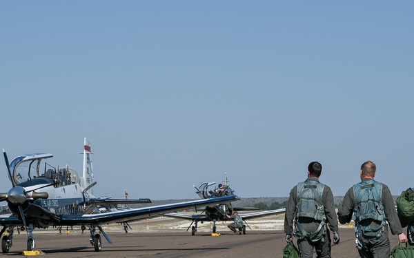 Laughlin Trains Pilots with help from KDRT