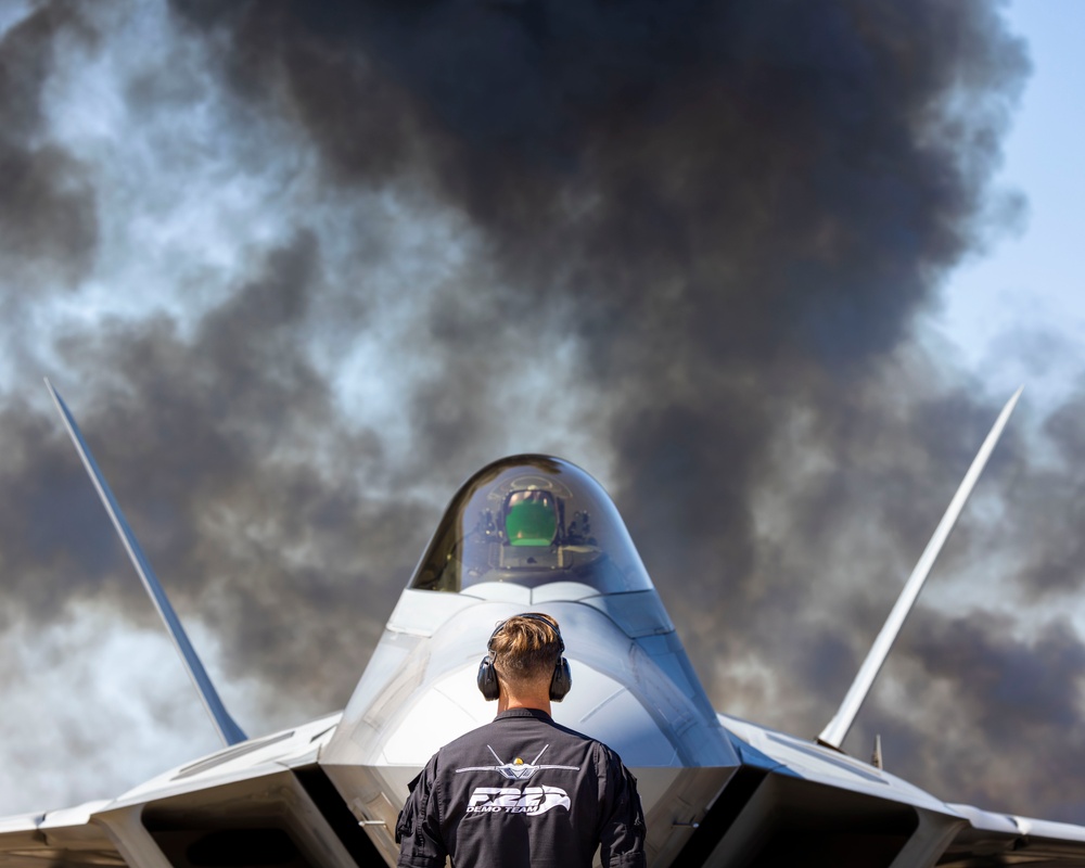 Raptors on Deck: F-22 Showcases Air Superiority at NAS Oceana