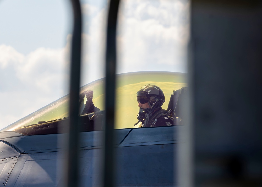 Raptors on Deck: F-22 Showcases Air Superiority at NAS Oceana