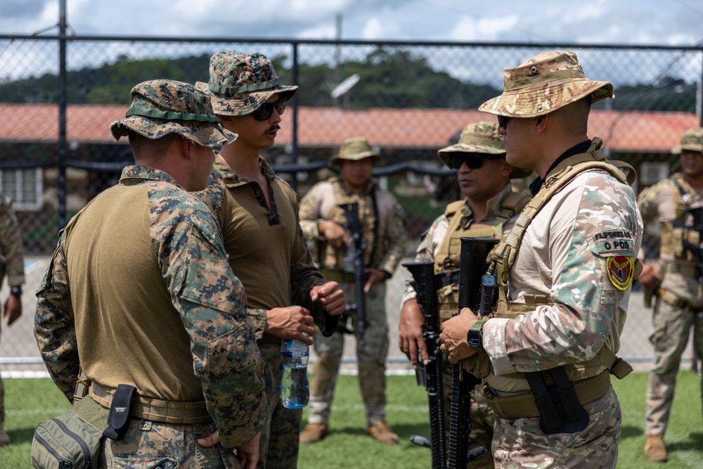 Marines and Panamanian Aeronaval Practice Weapons Handling