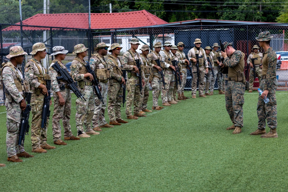Marines and Panamanian Aeronaval Practice Weapons Handling