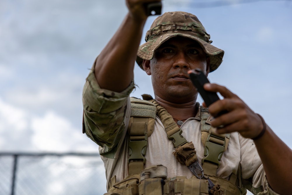 Marines and Panamanian Aeronaval Practice Weapons Handling