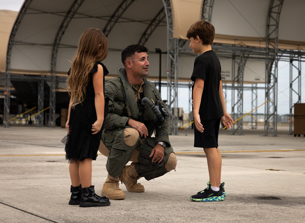 U.S. Marines with VMFA-542 Return Home from CENTCOM Deployment