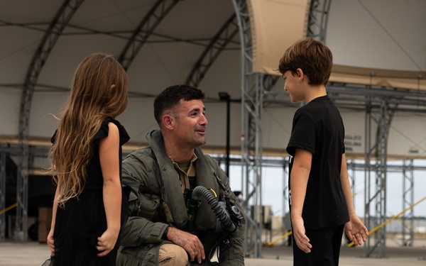 U.S. Marines with VMFA-542 Return Home from CENTCOM Deployment