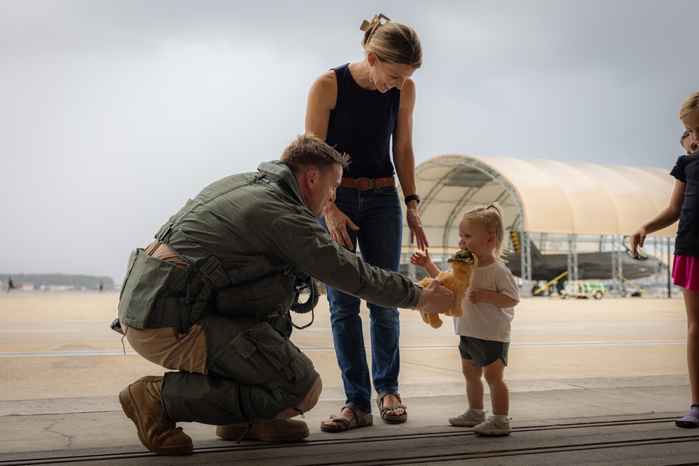 U.S. Marines with VMFA-542 Return Home from CENTCOM Deployment