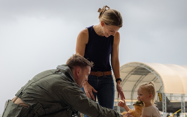 U.S. Marines with VMFA-542 Return Home from CENTCOM Deployment