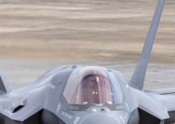 U.S. Marines with VMFA-542 Return Home from CENTCOM Deployment