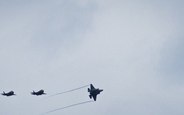 U.S. Marines with VMFA-542 Return Home from CENTCOM Deployment