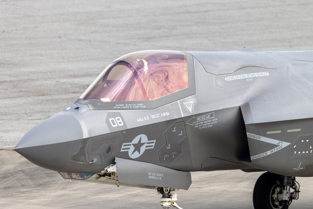 U.S. Marines with VMFA-542 Return Home from CENTCOM Deployment