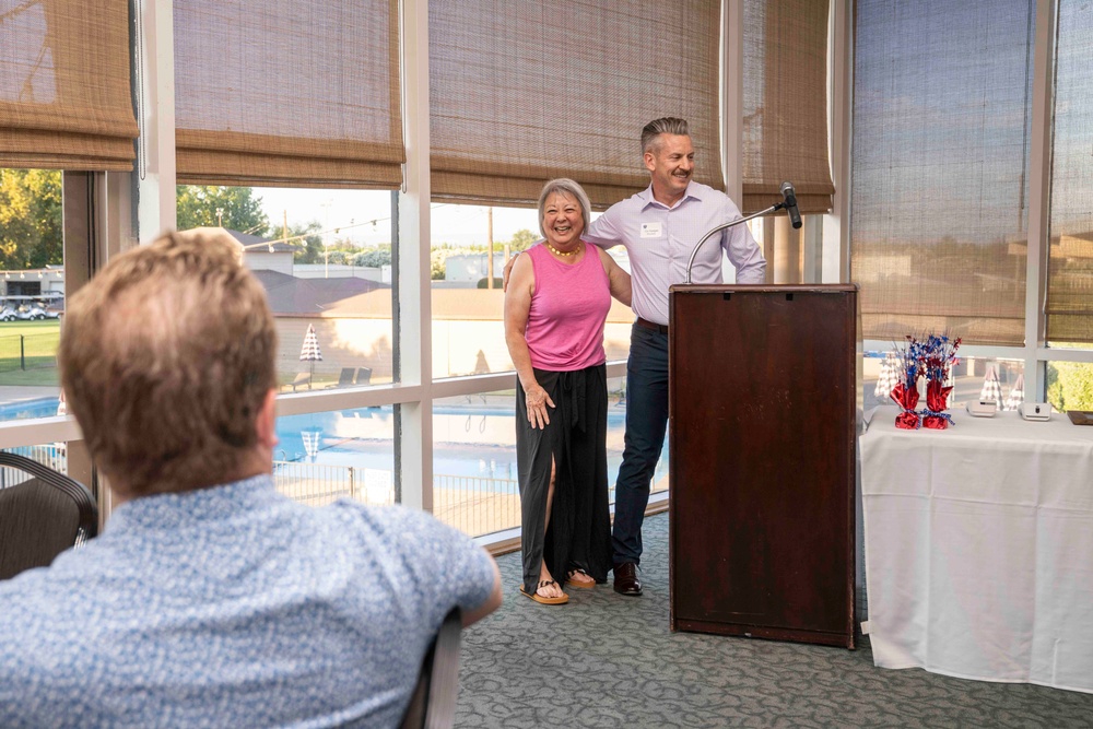 9 RW Presents Distinguished Public Service Award to Janie Nall