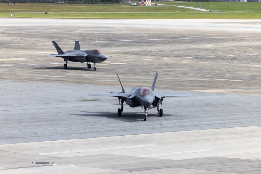 U.S. Marines with VMFA-542 Return Home from CENTCOM Deployment