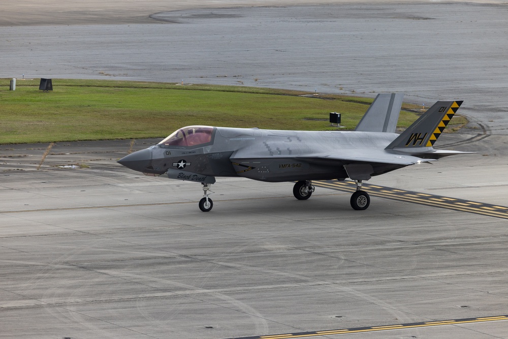 U.S. Marines with VMFA-542 Return Home from CENTCOM Deployment