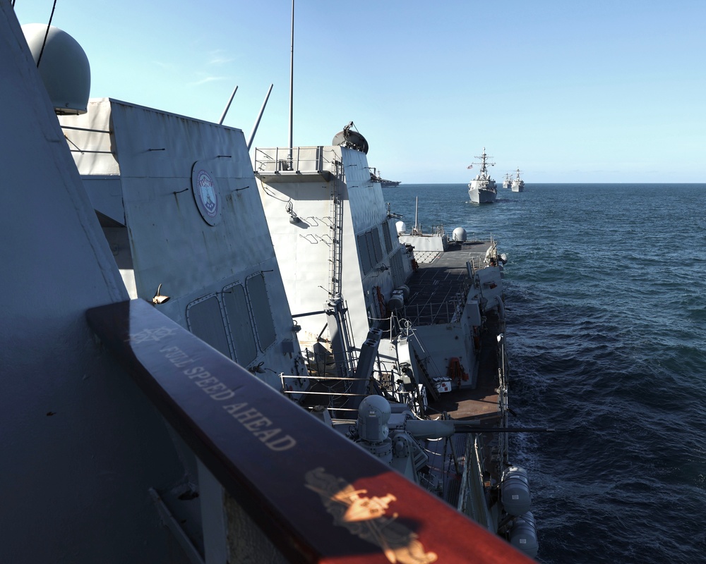 USS FARRAGUT (DDG 99) Steaming at the Front of the Formation for the Titans of the Sea Presidential Review