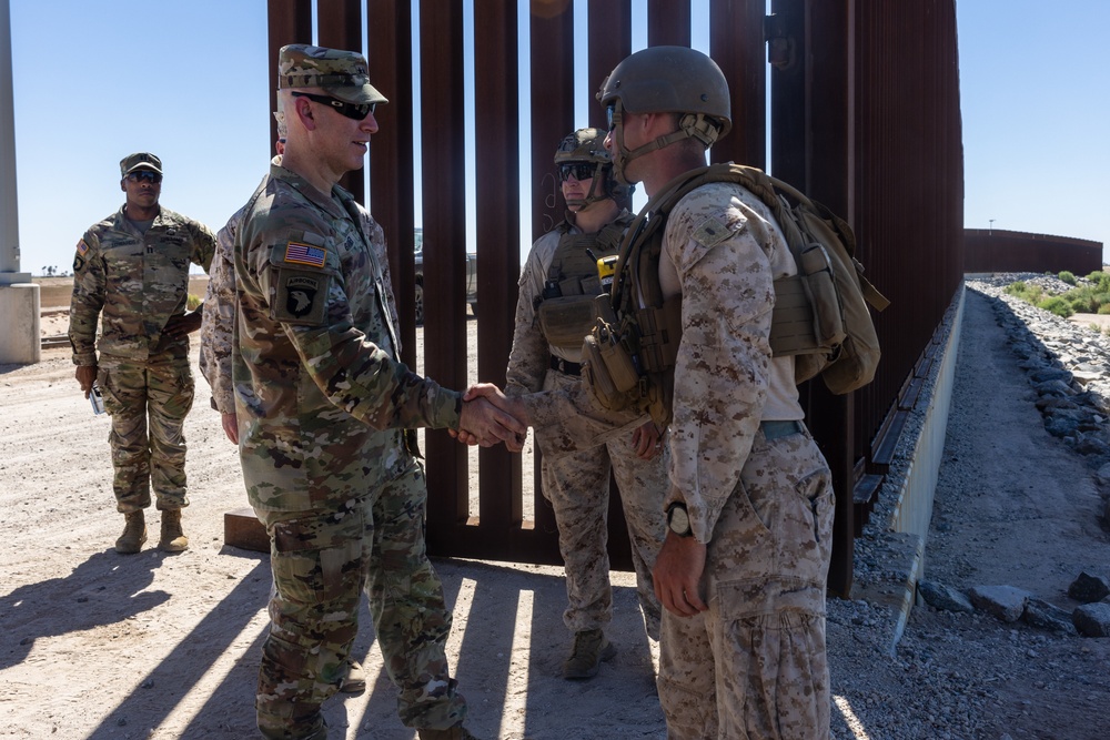Maj. Gen. David Gardner visits JTF-SB Service members