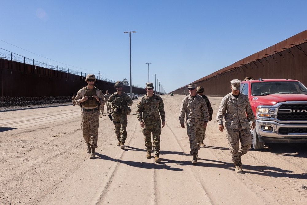 Maj. Gen. David Gardner visits JTF-SB Service members