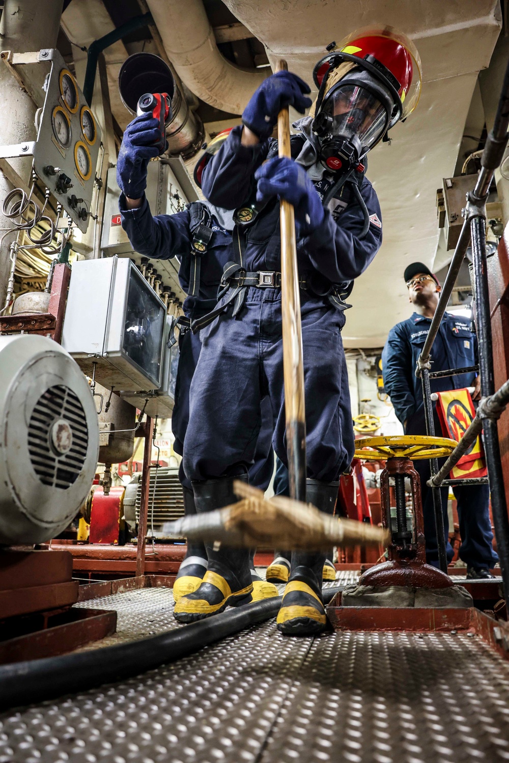 USS Iwo Jima Conducts Damage Control Training