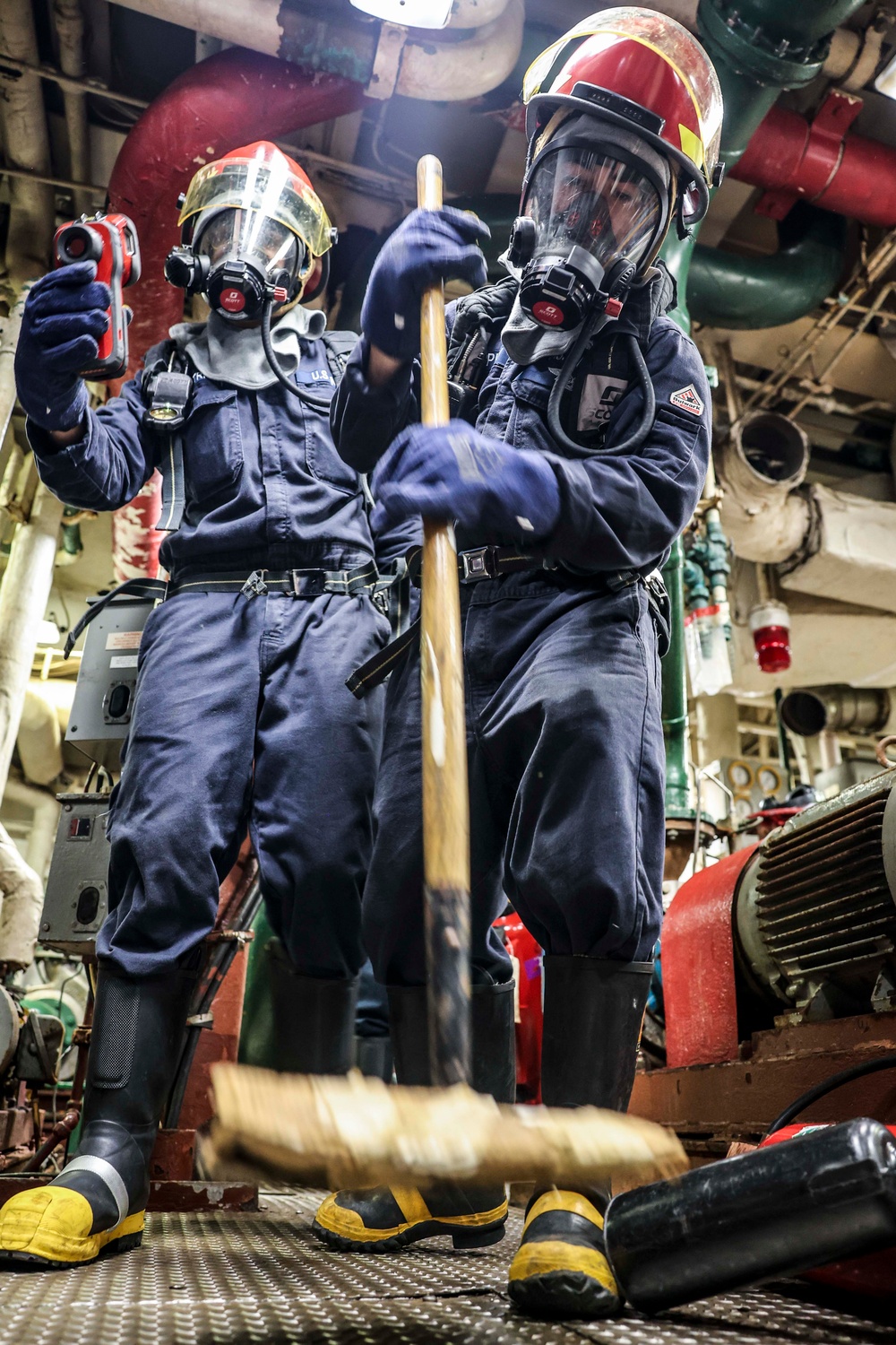 USS Iwo Jima Conducts Damage Control Training