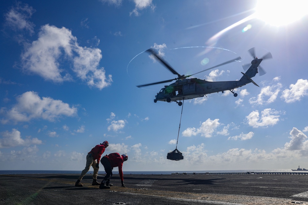 USS Iwo Jima Conducts Vertical Resupply