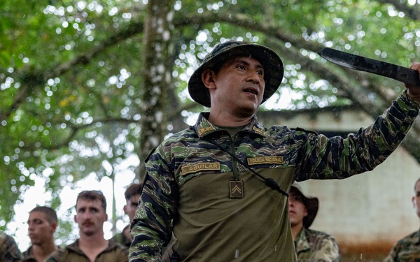 Combined Jungle Operations Course Begins