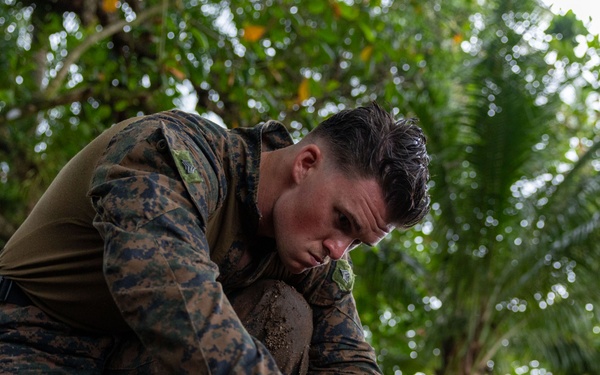 Combined Jungle Operations Course Begins